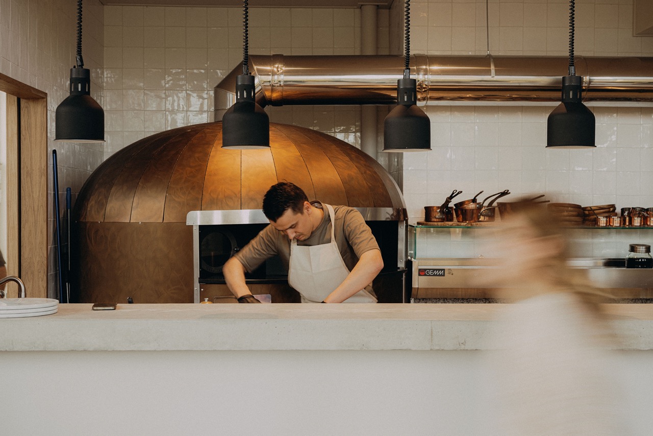 Restaurant Blossem in Breda opent in oude chipsfabriek ‘Rauw en puur’